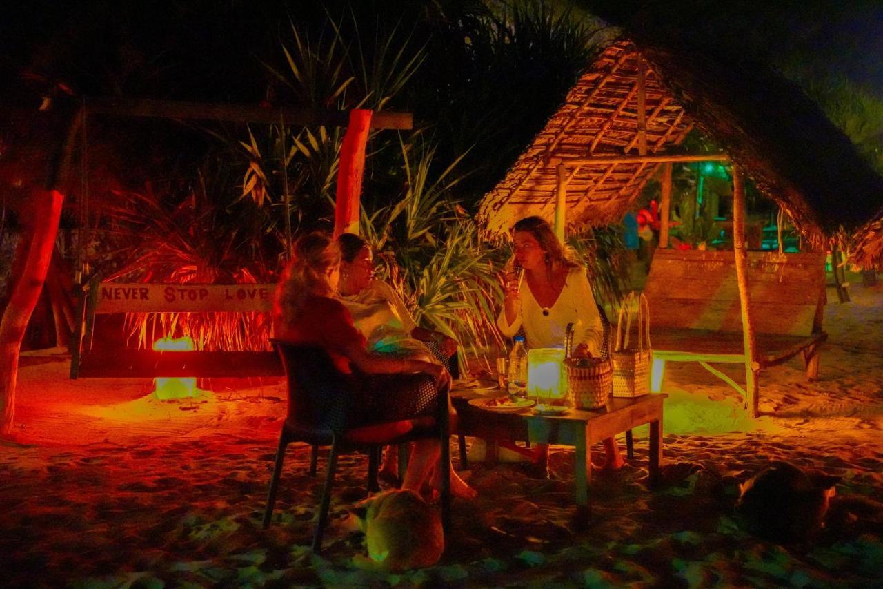 The Beach Lovers Nilaveli Exterior foto